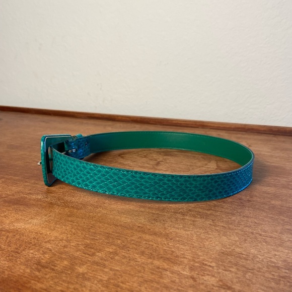 Vintage Green Leather Snakeskin Skinny Belt 1980s 1990s - Picture 5 of 11